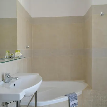 Otel Aretanassa
