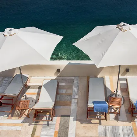 Aretanassa Hotel 3*